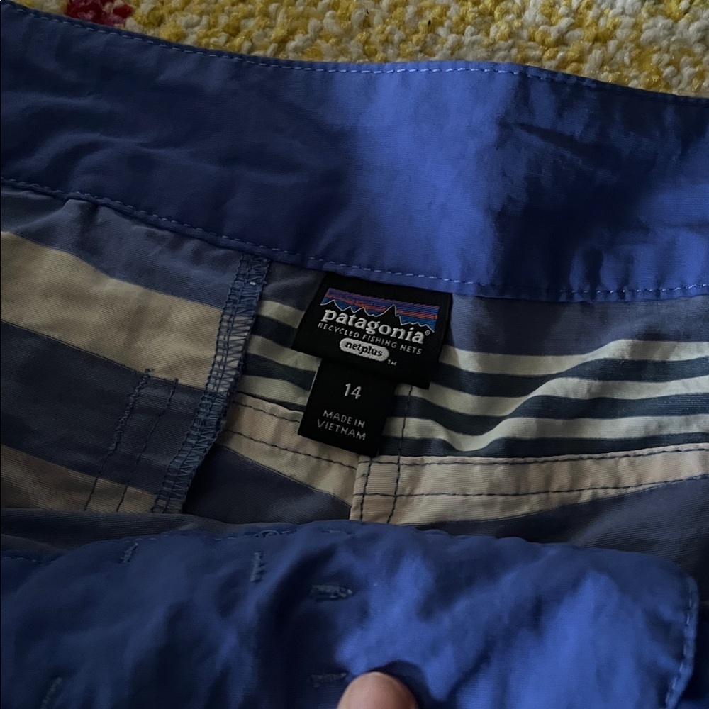 PATAGONIA WAVEFARER BOARD SHORTS SIZE 14 - Picture 5 of 8